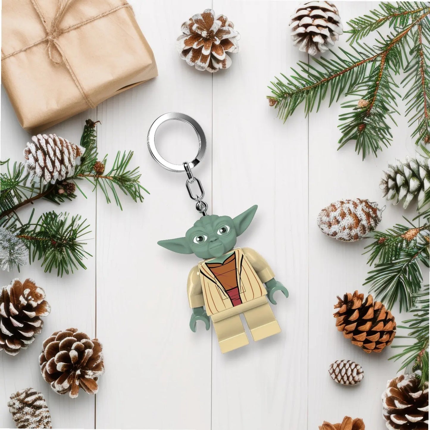 LEGO® Star Wars™ Key Light - Yoda (KE11H) IQ Hong Kong, Ltd.