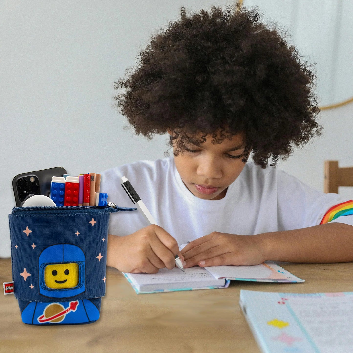 LEGO Minifigures Pop Up Pencil Case - Blue Spaceman (53389) IQ Hong Kong, Ltd.
