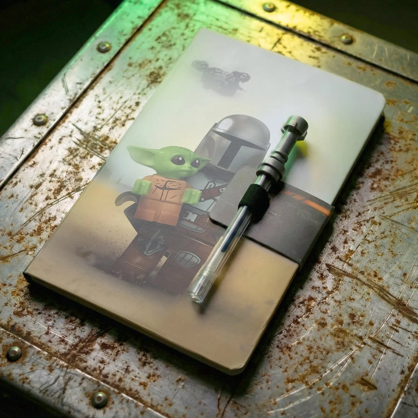 LEGO® Star Wars™ THE MANDALORIAN™ Notebook & Darksaber™ Gel Pen (53688) 