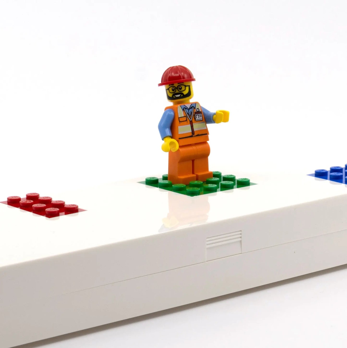 LEGO® Pencil Box with Construction Worker Minifigure (53707) IQ Hong Kong, Ltd.