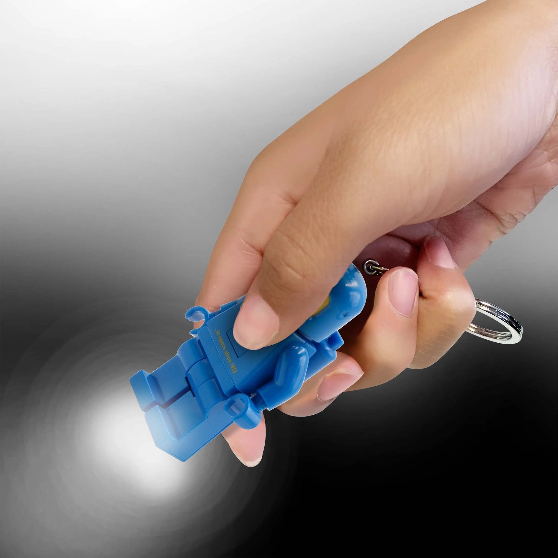 LEGO Minifigures Keychain Light - Spaceman Blue (KE10H) IQ Hong Kong, Ltd.