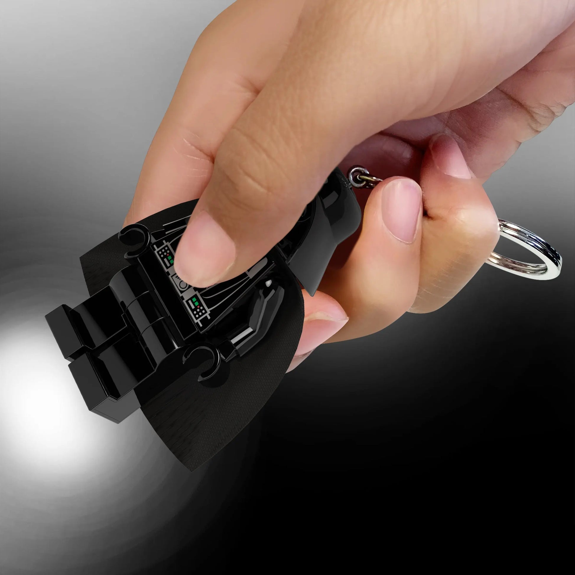 LEGO Star Wars Key Light - Darth Vader (KE7H) IQ Hong Kong, Ltd.