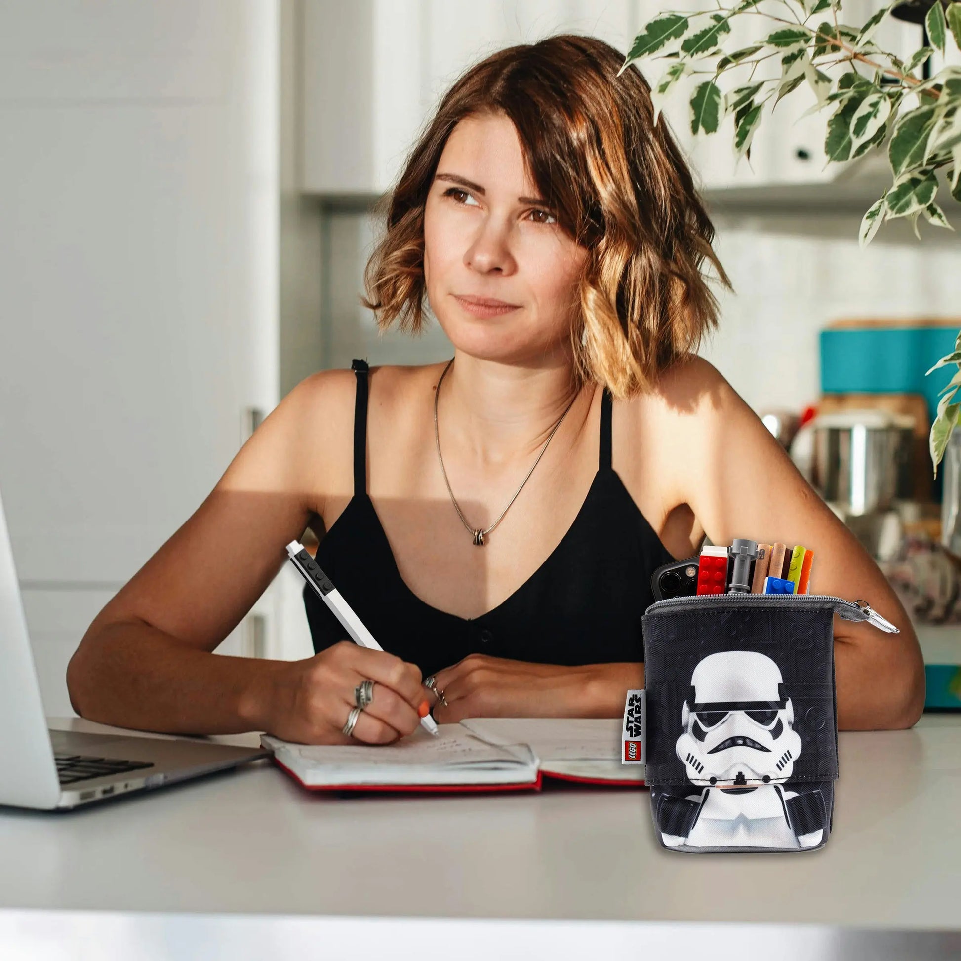 LEGO Star Wars Pop Up Pencil Case - Stormtrooper & Han Solo (53461) IQ Hong Kong, Ltd.