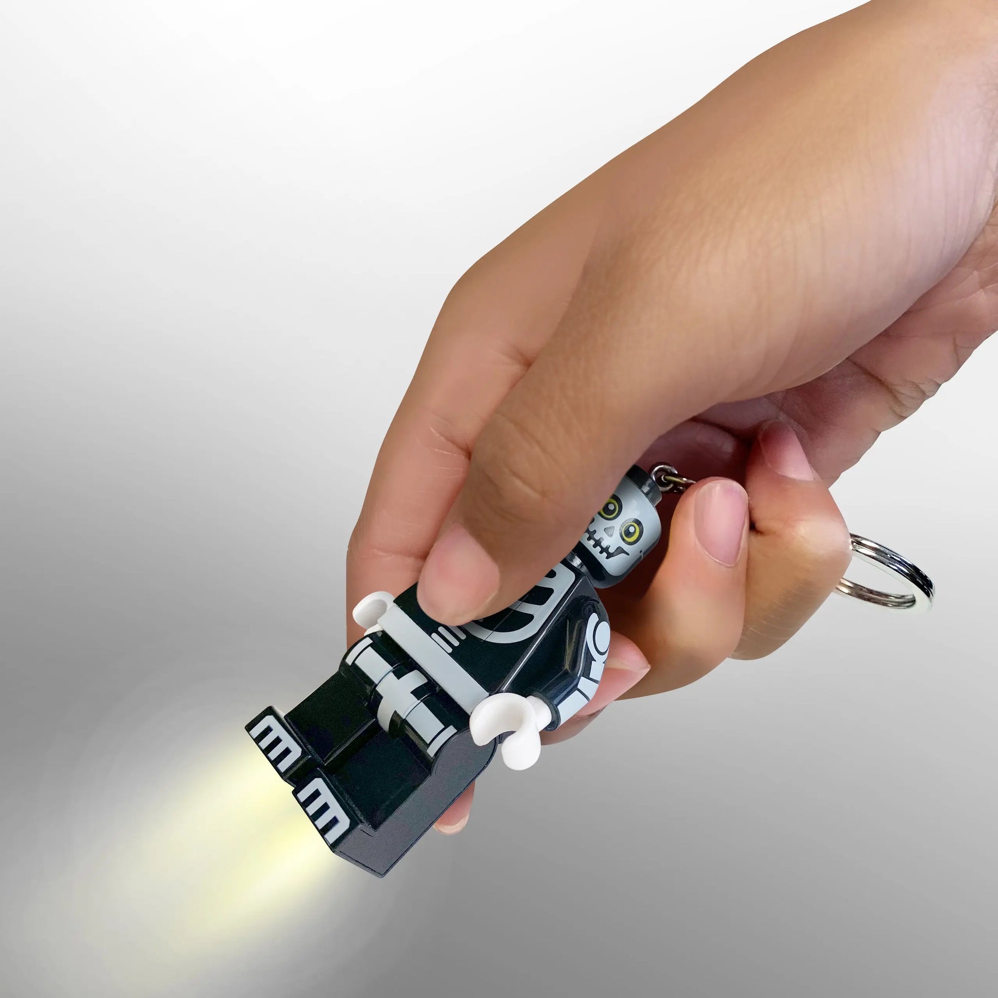 LEGO Minifigures Keychain Light - Skeleton Guy (KE137H) IQ Hong Kong, Ltd.
